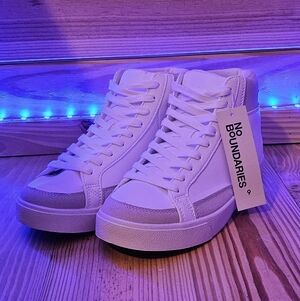 No Boundaries shoes two Pair of size 9s in Women's